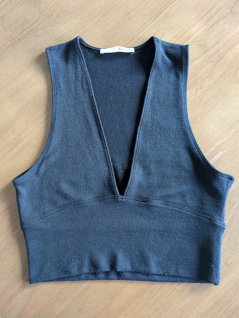 Wilfred black Deep V Cropped Knit Tank